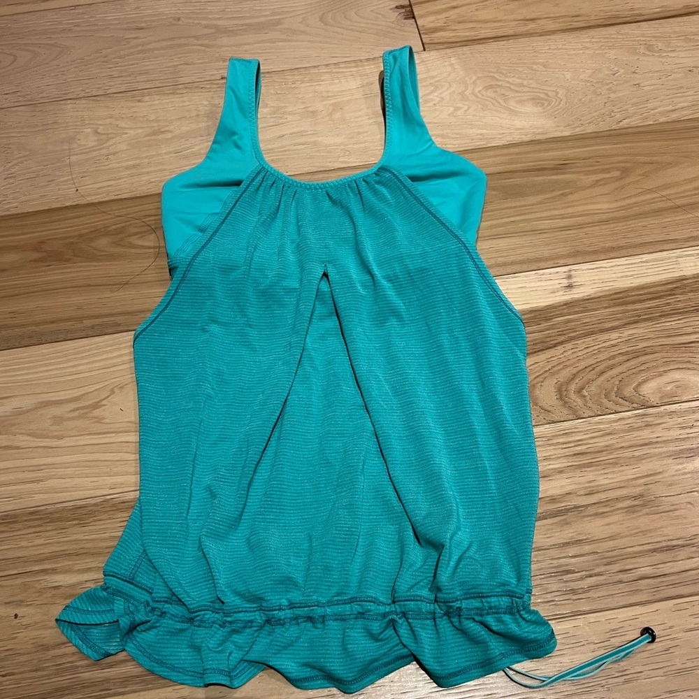 Lululemon exercise top